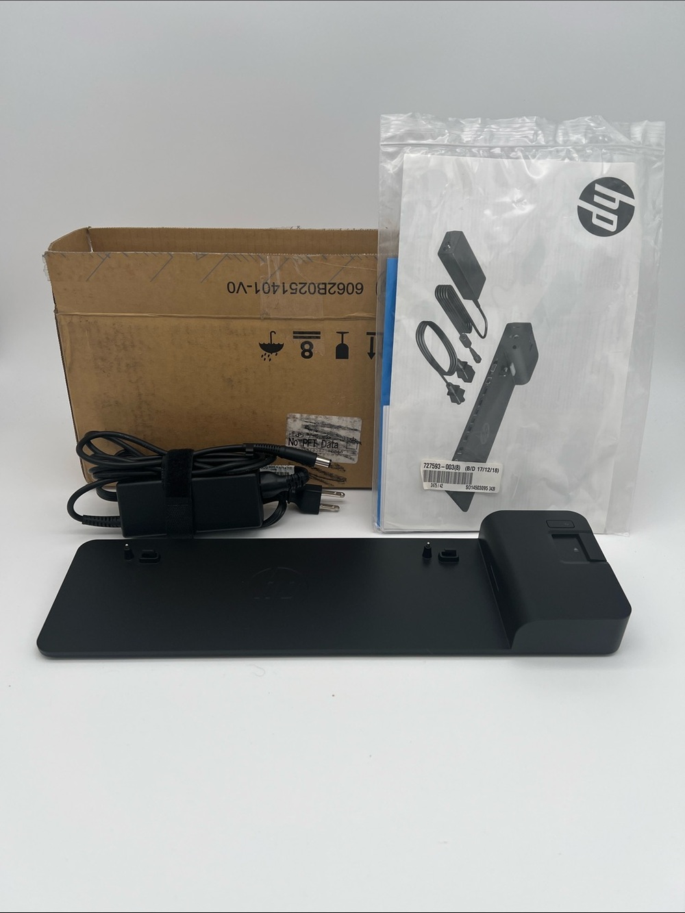 HP Ultraslim Laptop Computer Docking Station D9Y32AA#ABA with Original Box